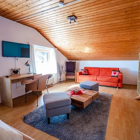 Dom wakacyjny Haus Zum Geigenbauer Mittenwald