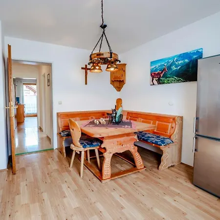 Haus Zum Geigenbauer Dom wakacyjny Mittenwald